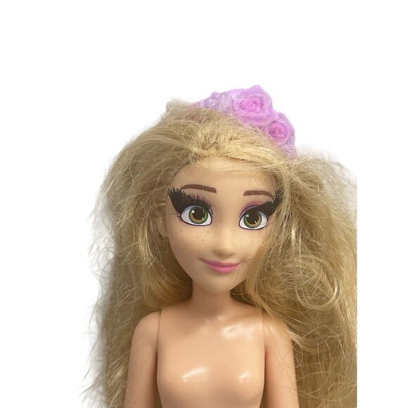 Disney Princess Rapunzel doll with Real Eyelashes - Picture 2 of 12